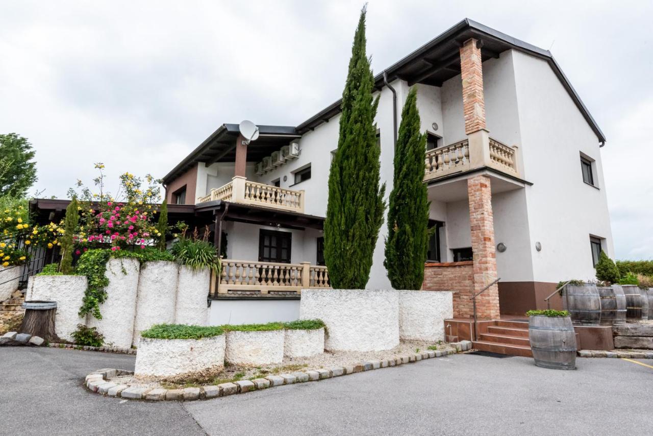 Gaestehaus Moser Monchhof Exterior photo